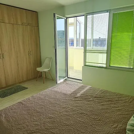 Paradise Apartment *